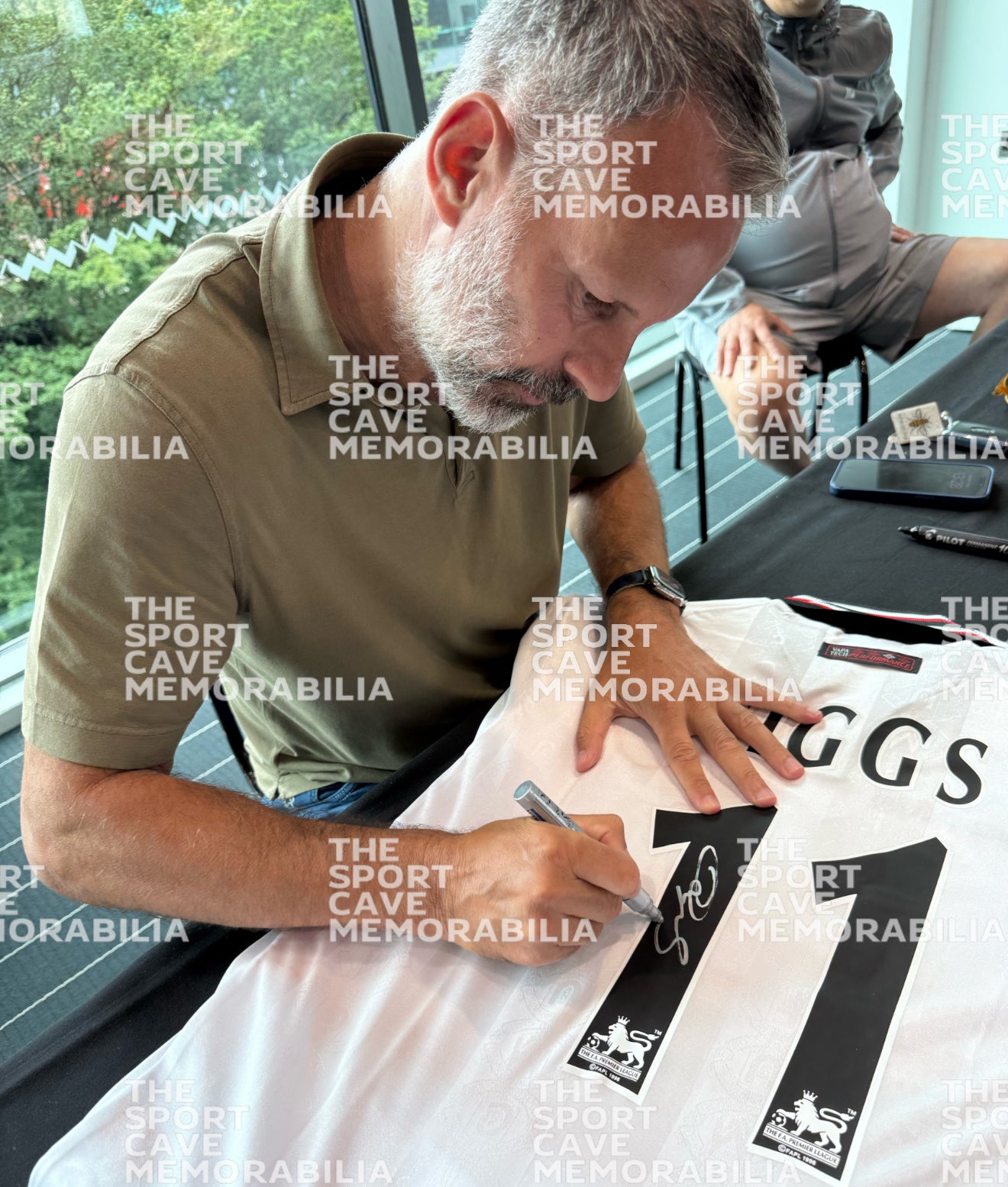 Ryan Giggs Signed Manchester United 1999 Away Shirt- Deluxe Framed