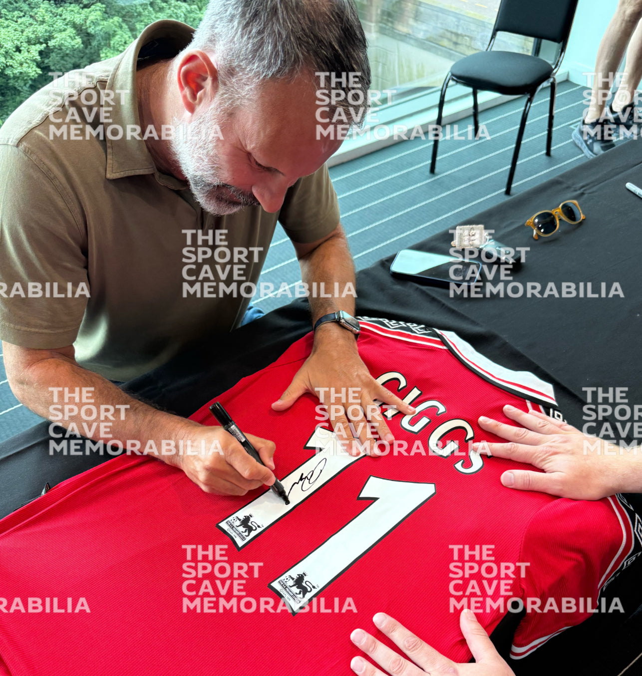 Ryan Giggs Signed Manchester United 1999 Premier League Home Shirt- Deluxe Framed