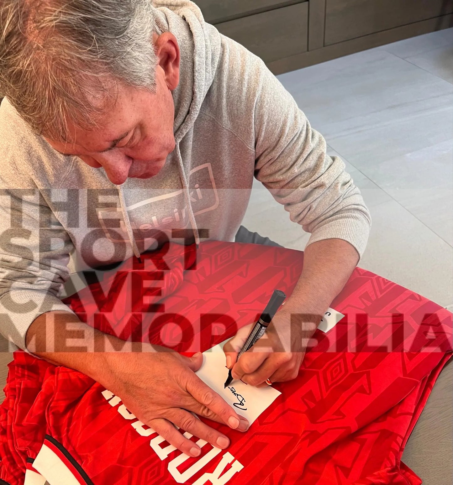 Bryan Robson Signed Manchester United 1992-1994 Home Shirt- Deluxe Framed